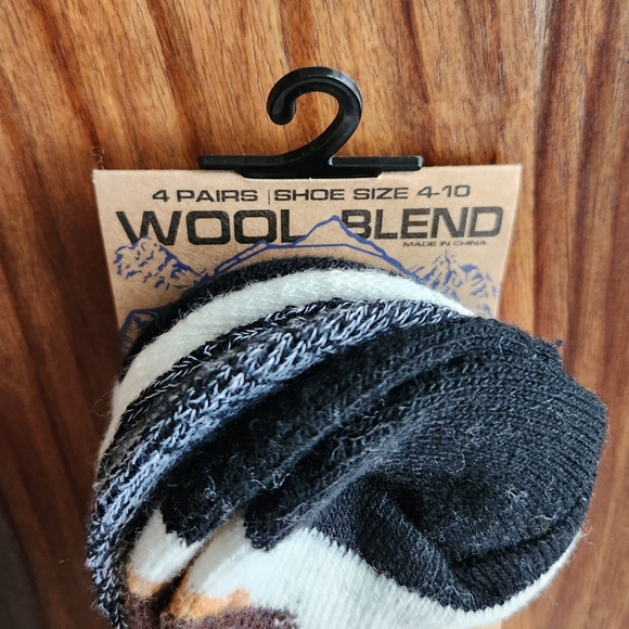 Cute Hedgehog No Show Socks Born Size 4-10 Wool Blend 4 Pair NWT - Picture 3 of 7